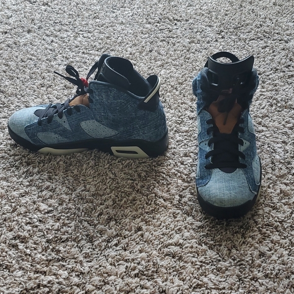 Washed Denim Air Jordan 6 Retro Sneakers - Picture 3 of 7